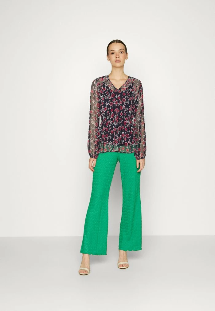 Vila VIVINCE V NECK - Blouse - Blue 4 Vila VIVINCE V NECK - Blouse - Blue - Image 2