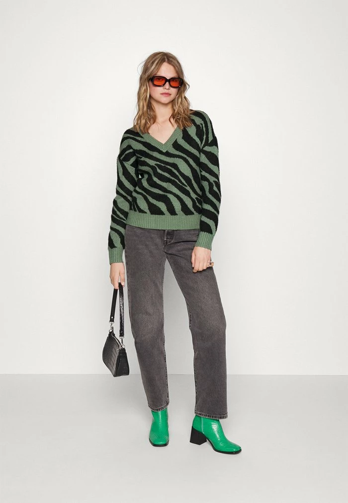 Vila VIRIL FEAMI V NECK - Jumper - Green/black 4 Vila VIRIL FEAMI V NECK - Jumper - Green/black - Image 2