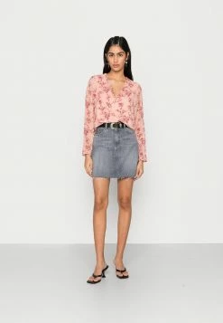 Vila VIPLISSEA FLONA V NECK TOP - Blouse - Misty Rose/flower -Vila shop 2fea8fbc7ec94ae2b5c491d78c5a7a73