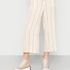 Vila VIRASHA NEW CROPPED PANT - Trousers - Cloud Dancer Cement