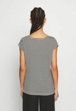 Vila Print T-shirt - Black/optical Snow -Vila shop 33ad9d7f3ac541918fb6686d05fae6ed