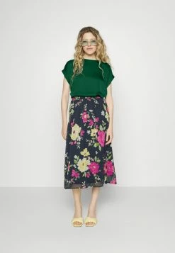 Vila VIELLETTE - Basic T-shirt - Pineneedle -Vila shop 3ba06ac3c48a464f9e05452979697585