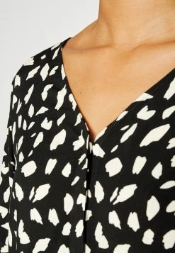 Vila VIPAYA V NECK - Blouse - Black 11 Vila VIPAYA V NECK - Blouse - Black -Vila shop 42b9700f36b744f983df8ebcf3da29b8