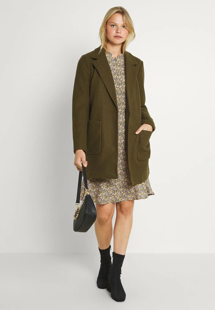 Vila VICATTY BELTED COLLAR COAT - Short Coat - Dark Olive 4 Vila VICATTY BELTED COLLAR COAT - Short Coat - Dark Olive - Image 2
