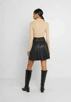 Vila VIAMINA SHORT BUTTON COATED SKIRT - Pleated Skirt - Black -Vila shop 68ef808e38af4e01bc2c22b60f1e5f0e
