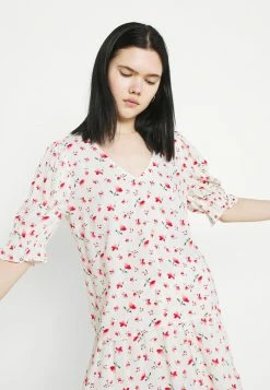 VILANA FLOW RUFFLE V NECK - Blouse - White/red -Vila shop 7f81756d7ee04efa8cb09dfb002b1766