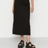 Vila VIATHENA HW - Maxi Skirt - Black -Vila shop 80610a24d65144458fe73040cd6ec1cf
