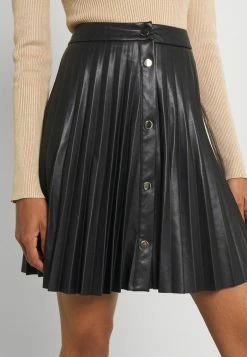 Vila VIAMINA SHORT BUTTON COATED SKIRT - Pleated Skirt - Black -Vila shop 91fac018bc0d4d4d86acc7abfa6943e0