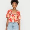 Vila VISILLE V NECK - Print T-shirt - Fiery Red/beige