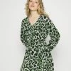 Vila VIFINI VNECK SHORT DRESS - Shirt Dress - Mineral Green/kia 1 Vila VIFINI VNECK SHORT DRESS - Shirt Dress - Mineral Green/kia -Vila shop bbd5d26a376f46598faba515f042719f