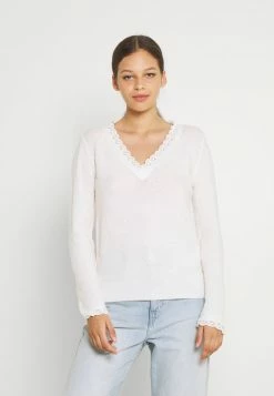 VILALA V NECK - Jumper - White Alyssum