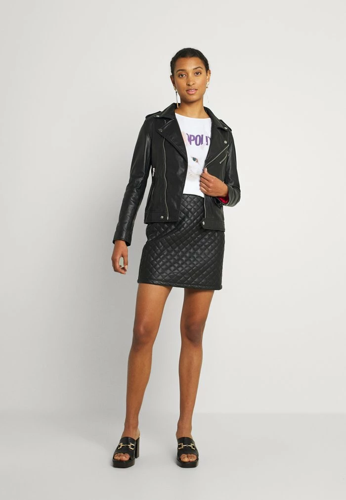 Vila VOMAI COATED PATTERN SHORT SKIRT - Mini Skirt - Black 4 Vila VOMAI COATED PATTERN SHORT SKIRT - Mini Skirt - Black - Image 2