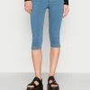 Vila VIJEGGY ANA CAPRI JEGGINGS - Denim Shorts - Light Blue Denim