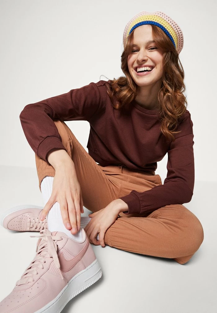 Vila VIRUST CROPPED - Sweatshirt - Chocolate Fondant 6 Vila VIRUST CROPPED - Sweatshirt - Chocolate Fondant - Image 4