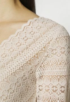 Vila VICHIKKA VNECK - Blouse - Birch -Vila shop f6f901626503453b99a1686abd0e9bb2