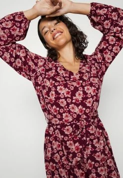 Vila CILLA SHORT V NECK DRESS - Day Dress - Red Aop Flower -Vila shop fdad95007b4c46e091909ddfcd3eb44c