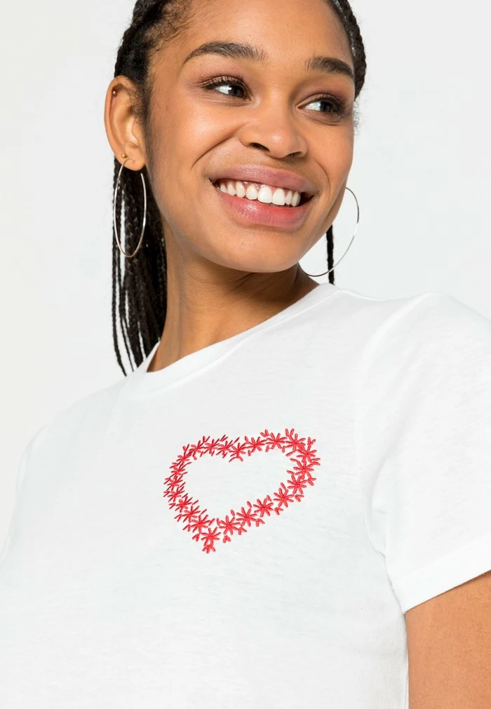 Vila VIPURE HEART - Print T-shirt - Cloud Dancer Embroidery 7 Vila VIPURE HEART - Print T-shirt - Cloud Dancer Embroidery - Image 5